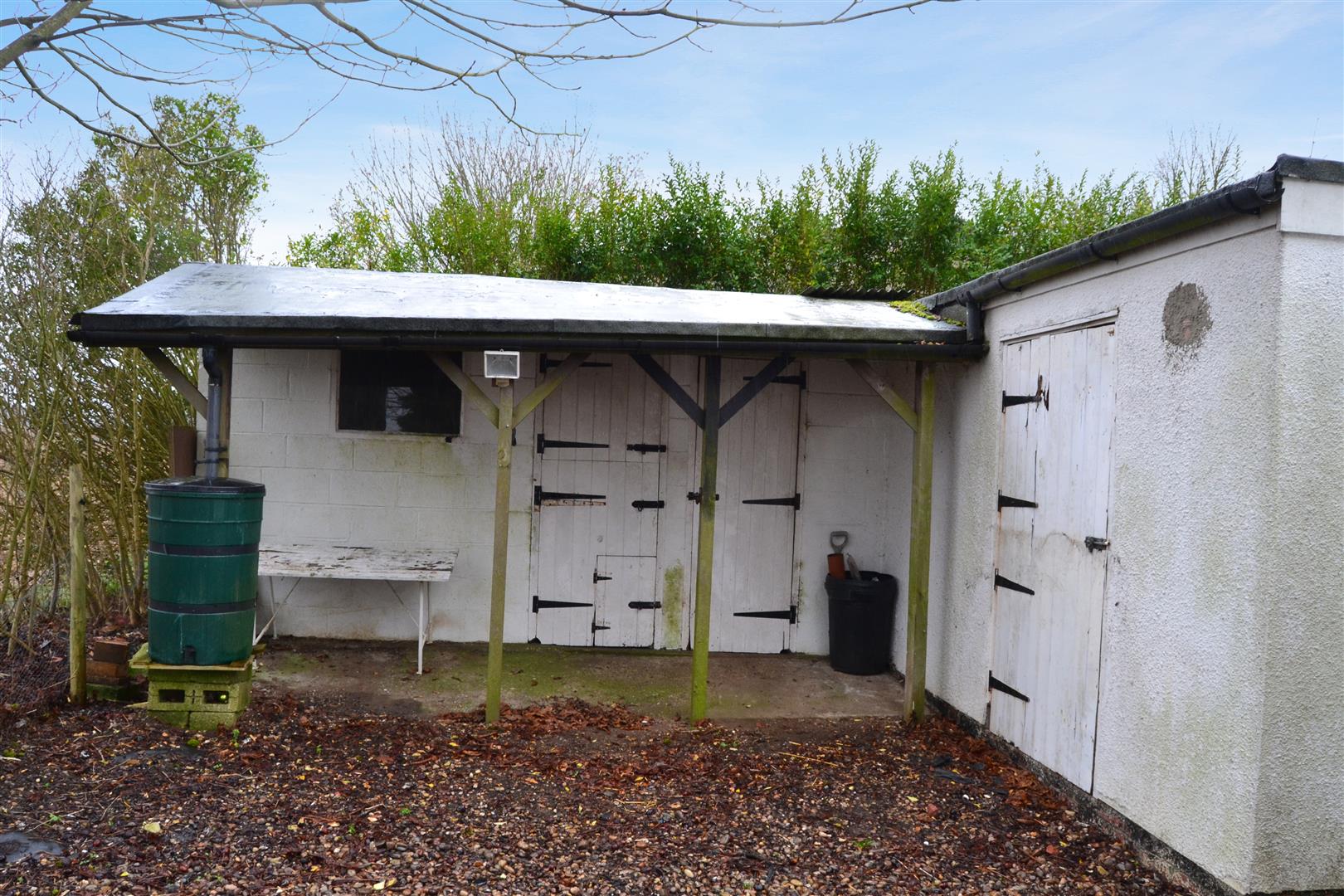 STABLE/TACK ROOM